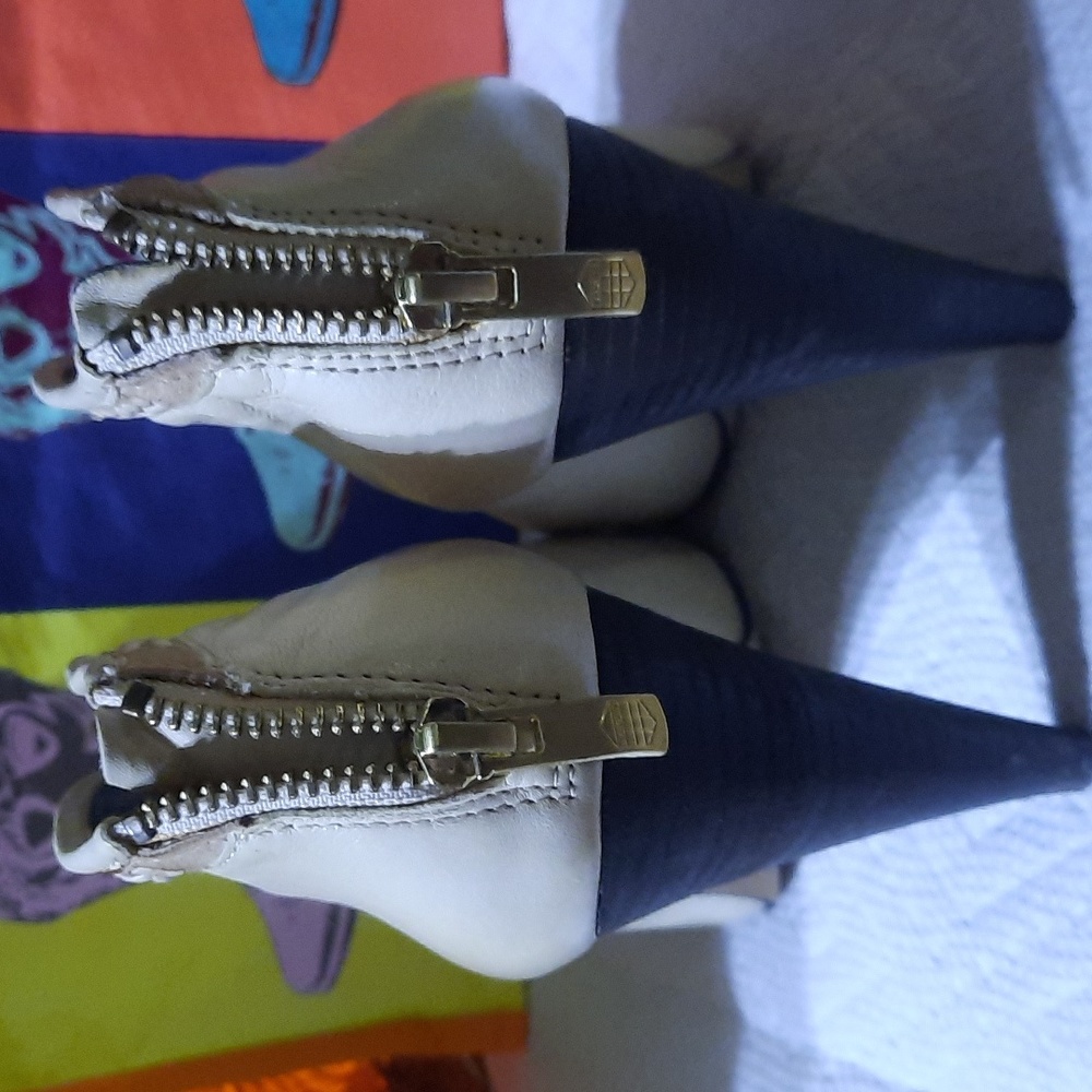 Vince camuto Booties - Picture 3 of 13
